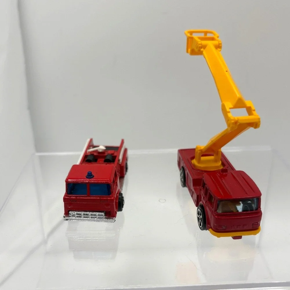 Vintage Corgi Juniors Simon Snorkel & Zylmex P337 Diecast Fire Engine Lot of 2
